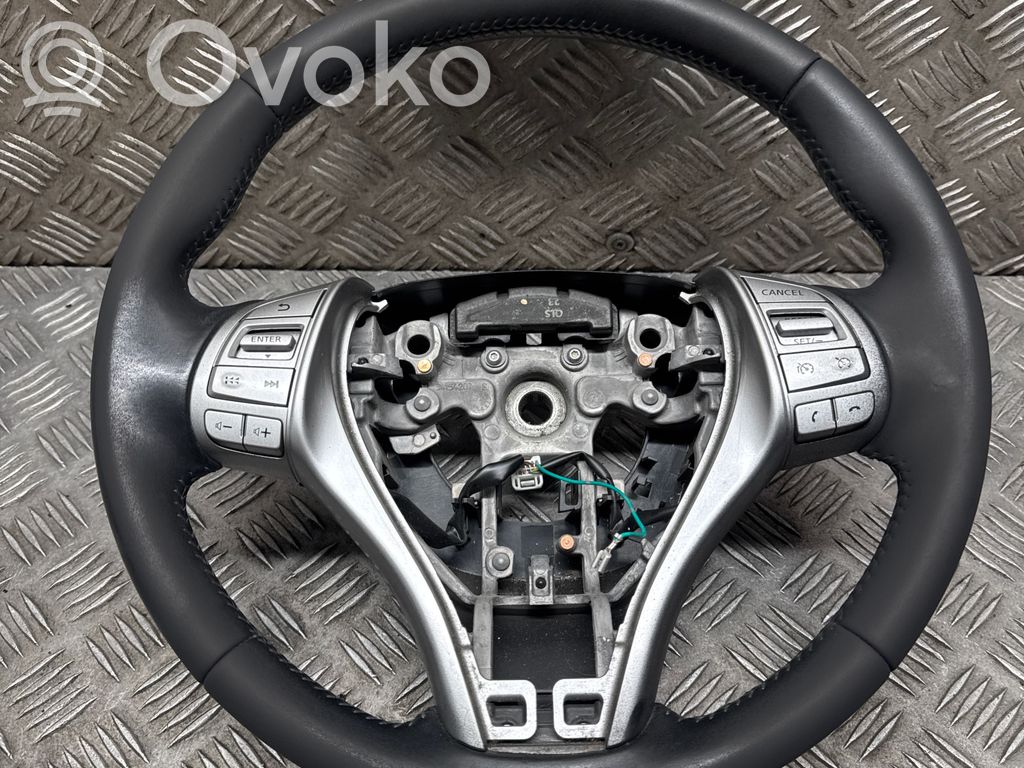 Nissan Qashqai Ohjauspyörä 