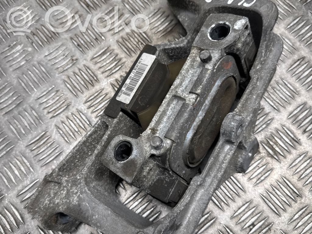 Mercedes-Benz CLA C117 X117 W117 Engine mount bracket 