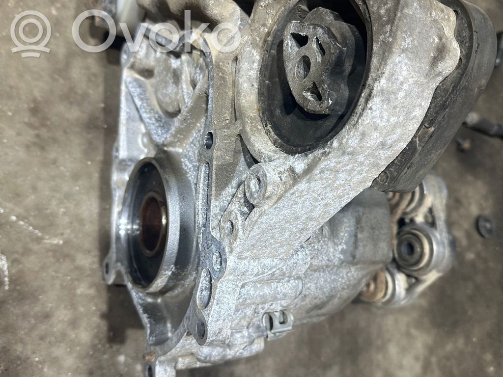 BMW 3 F30 F35 F31 Skrzynia rozdzielcza / Reduktor 