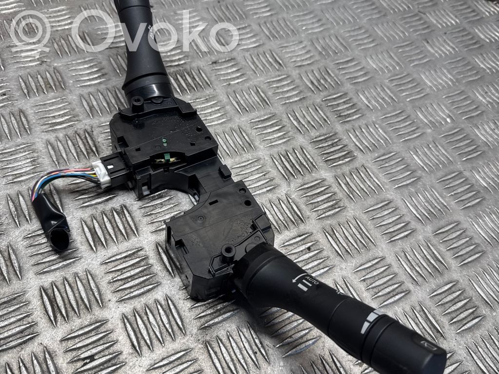 Nissan Juke I F15 Commodo, commande essuie-glace/phare 