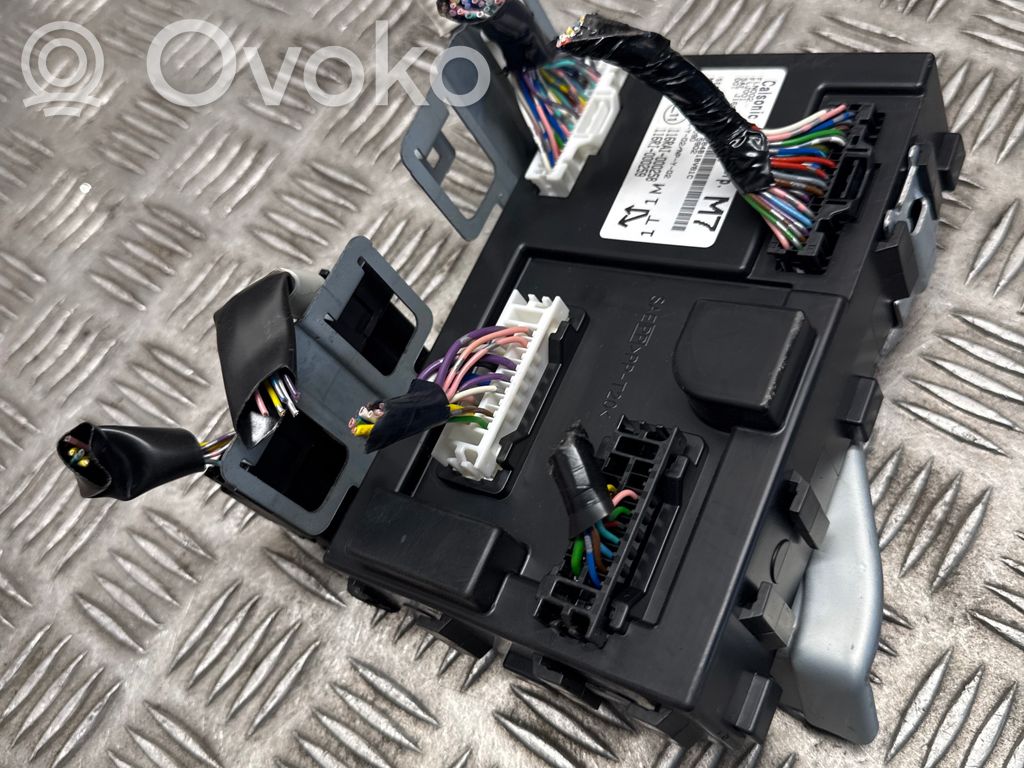 Nissan Juke I F15 Modulo di controllo del corpo centrale 