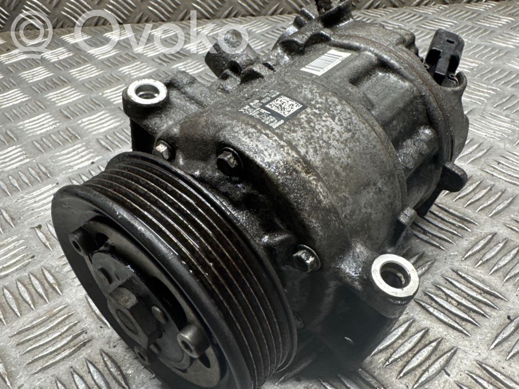 Volkswagen PASSAT B8 Compressore aria condizionata (A/C) (pompa)