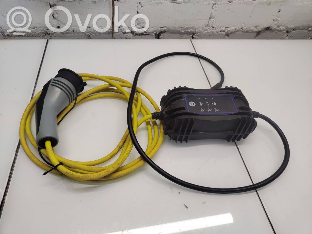Volkswagen e-Golf Sähköauton latauskaapeli 