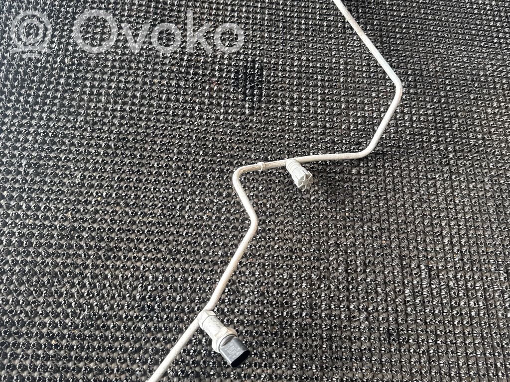 Ilmastointilaitteen putki (A/C)   12E816741,080916