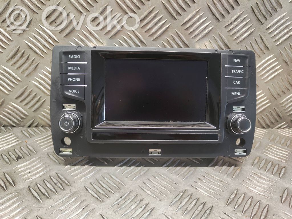 Volkswagen Golf VII Panel / Radioodtwarzacz CD/DVD/GPS 