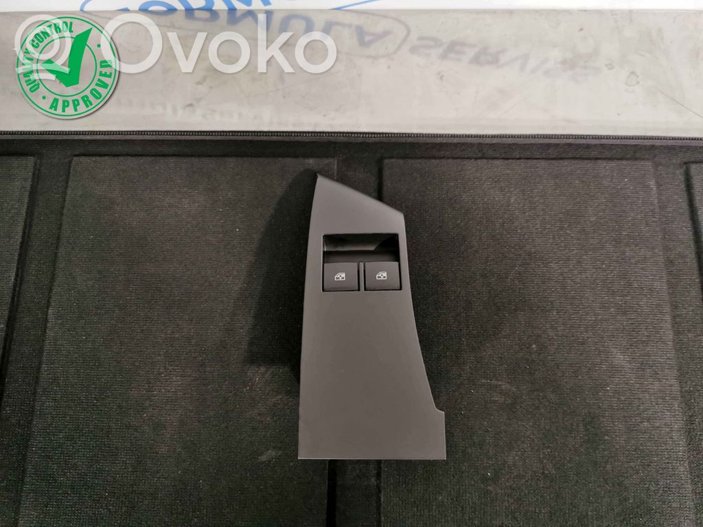 Opel Astra J Elektrinių langų jungtukas 