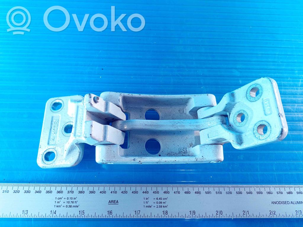 Loading door upper hinge   A8097400137,A8097400137