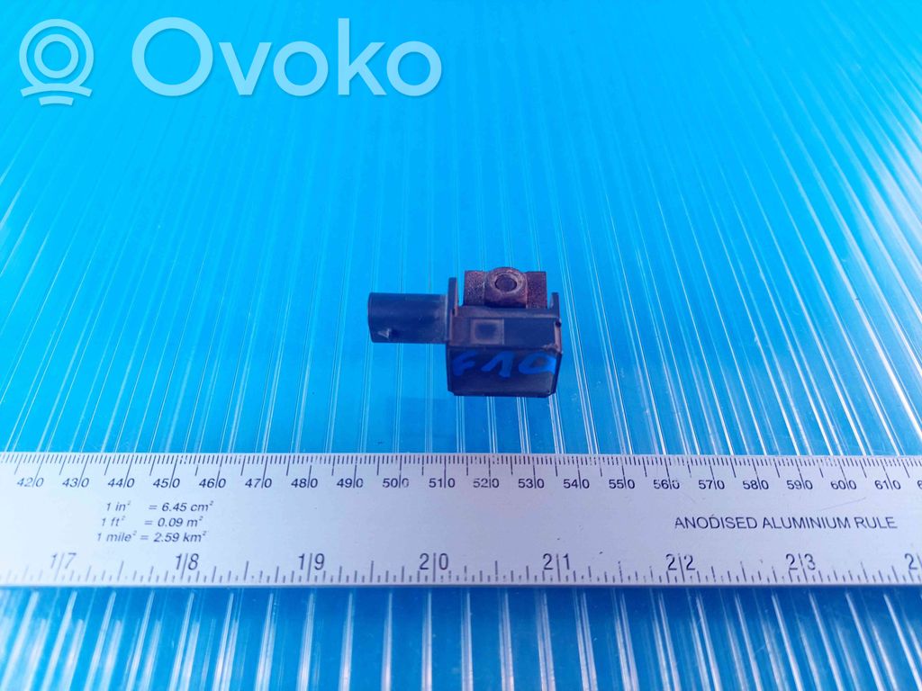 BMW 5 F10 F11 Airbag deployment crash/impact sensor 