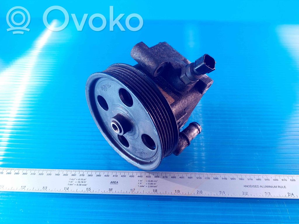Ford Focus Ohjaustehostimen pumppu 