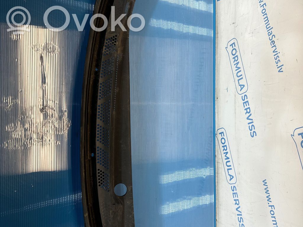 KIA Ceed Priekinio stiklo apdaila 