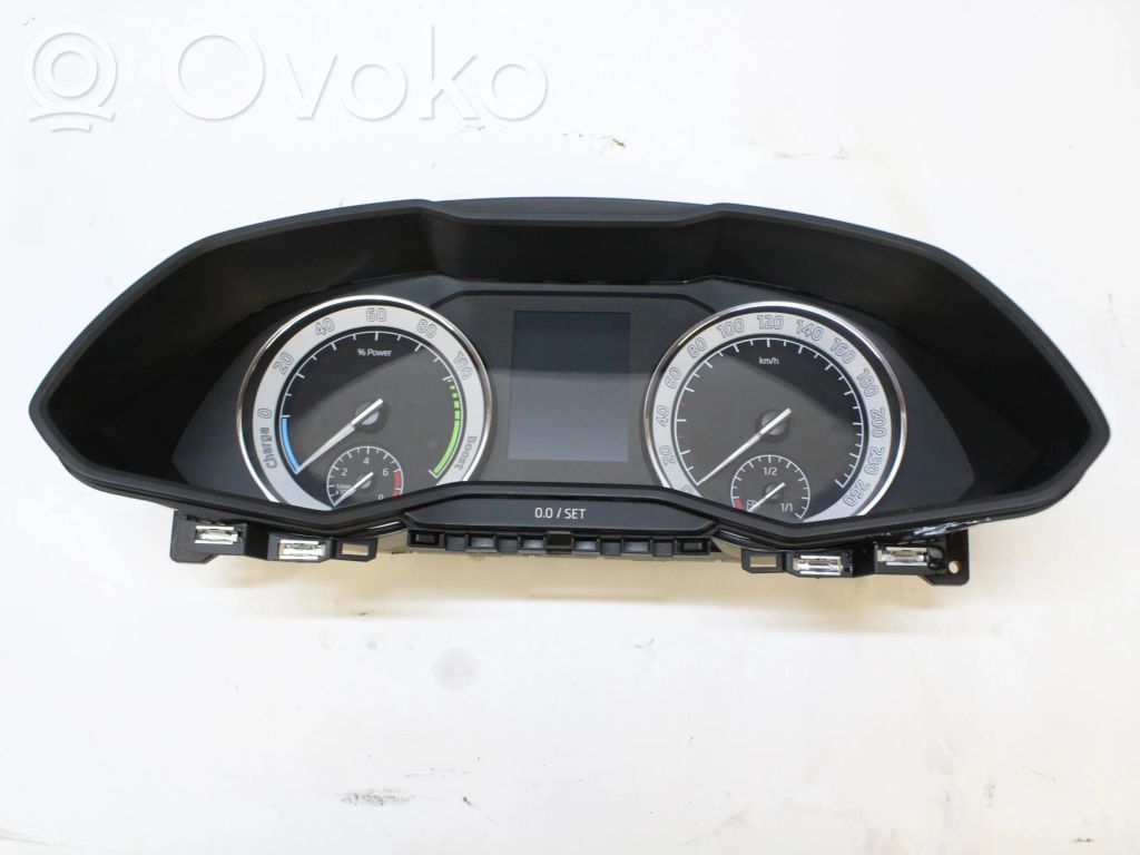Skoda Superb B8 (3V) Speedometer (instrument cluster) 