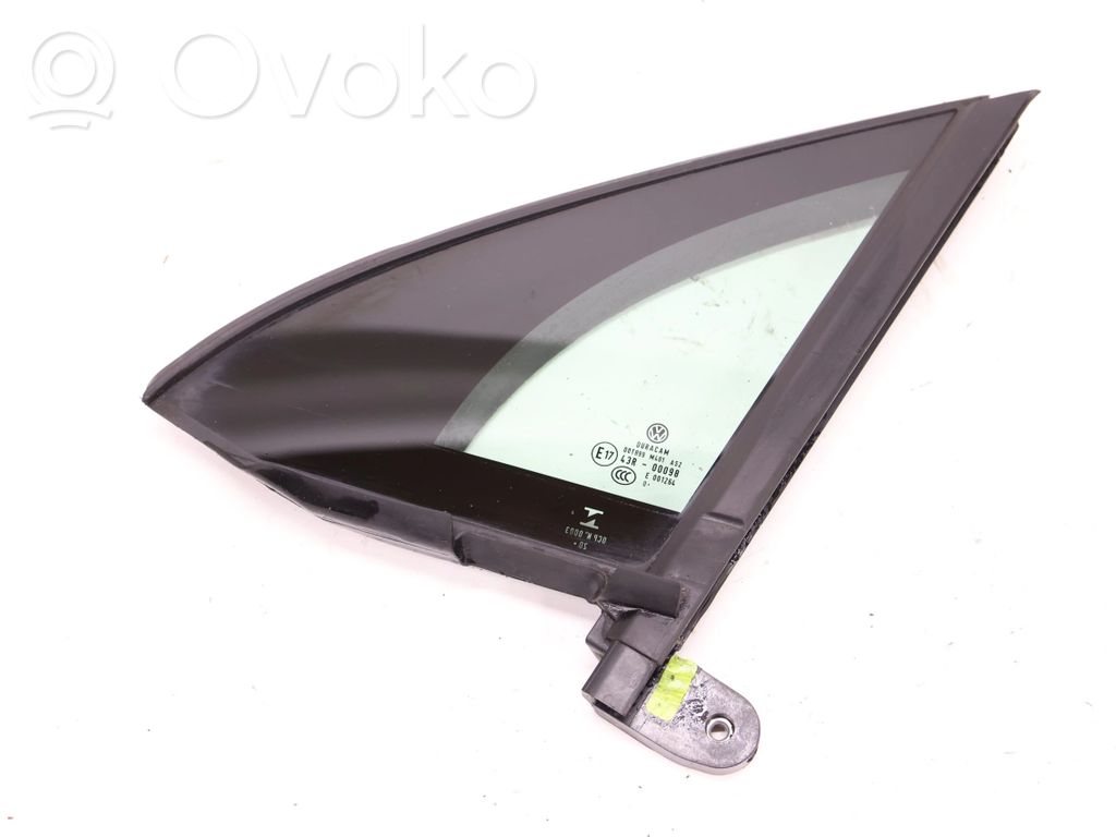 Rear side window   5NA845113