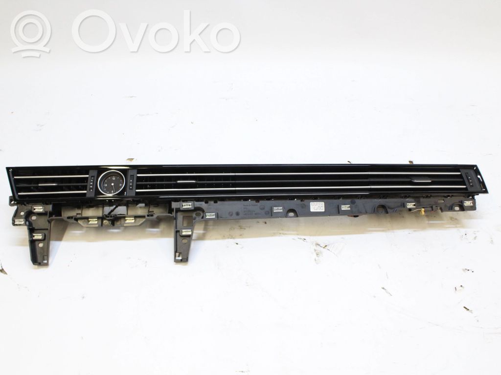 Volkswagen PASSAT B8 Dysze / Kratki środkowego nawiewu deski rozdzielczej 