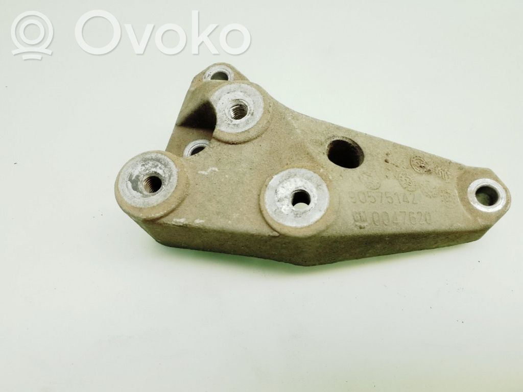 Opel Astra H Gearbox mounting bracket 