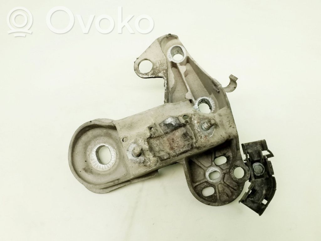 Audi A6 S6 C5 4B Engine mounting bracket 