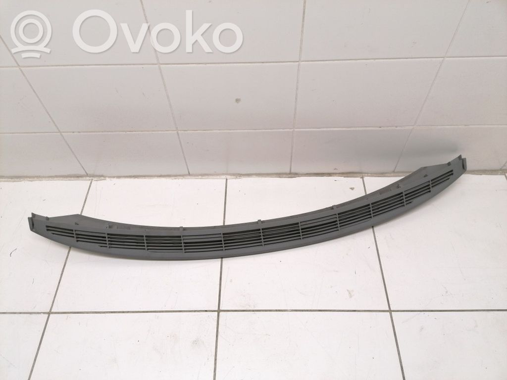 BMW 3 E90 E91 Palodzes režģis 