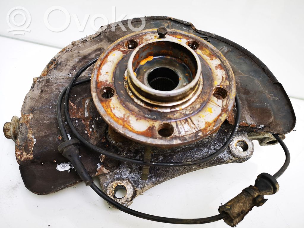 Volvo V70 Achsschenkel vorne 