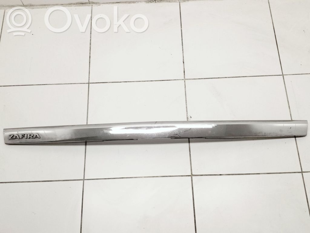 Opel Zafira B Garniture de hayon 