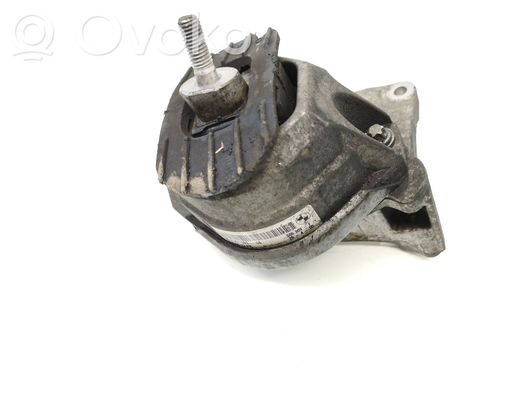 BMW 5 E60 E61 Dzinēja spilvens 