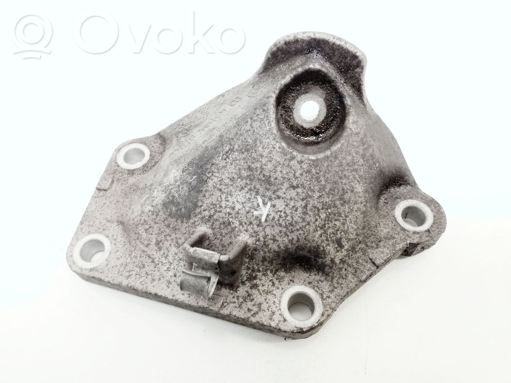 BMW 5 E60 E61 Engine mounting bracket 