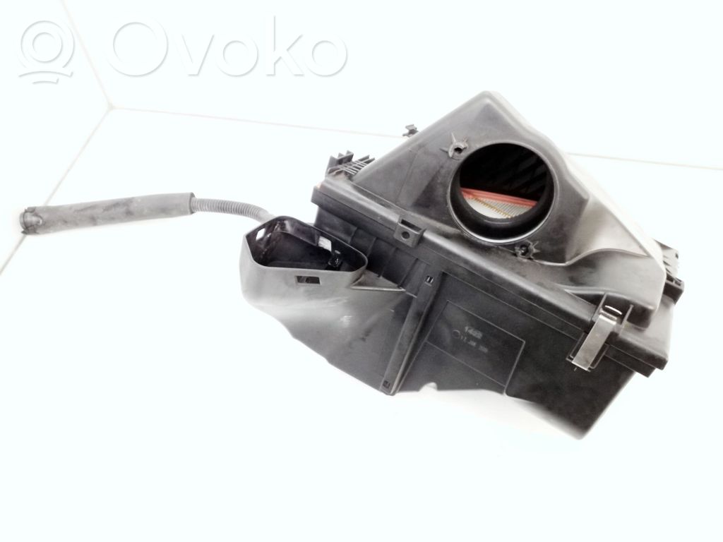 BMW 3 E90 E91 Air filter box 