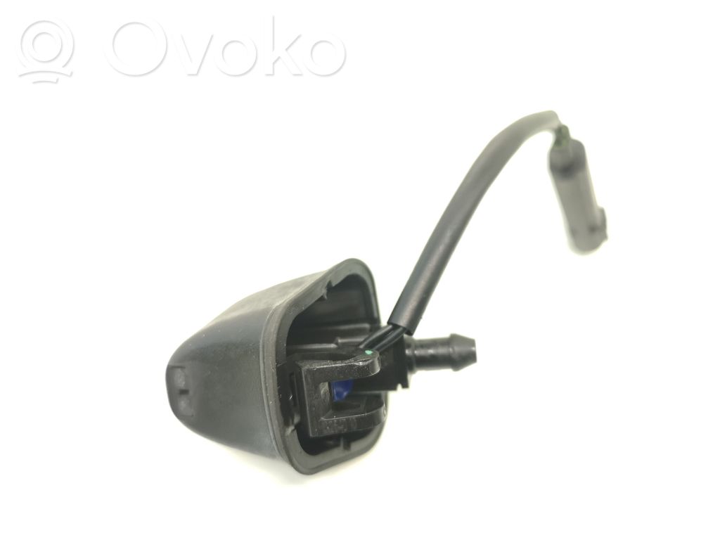 Windshield washer spray nozzle   8365385,836538503