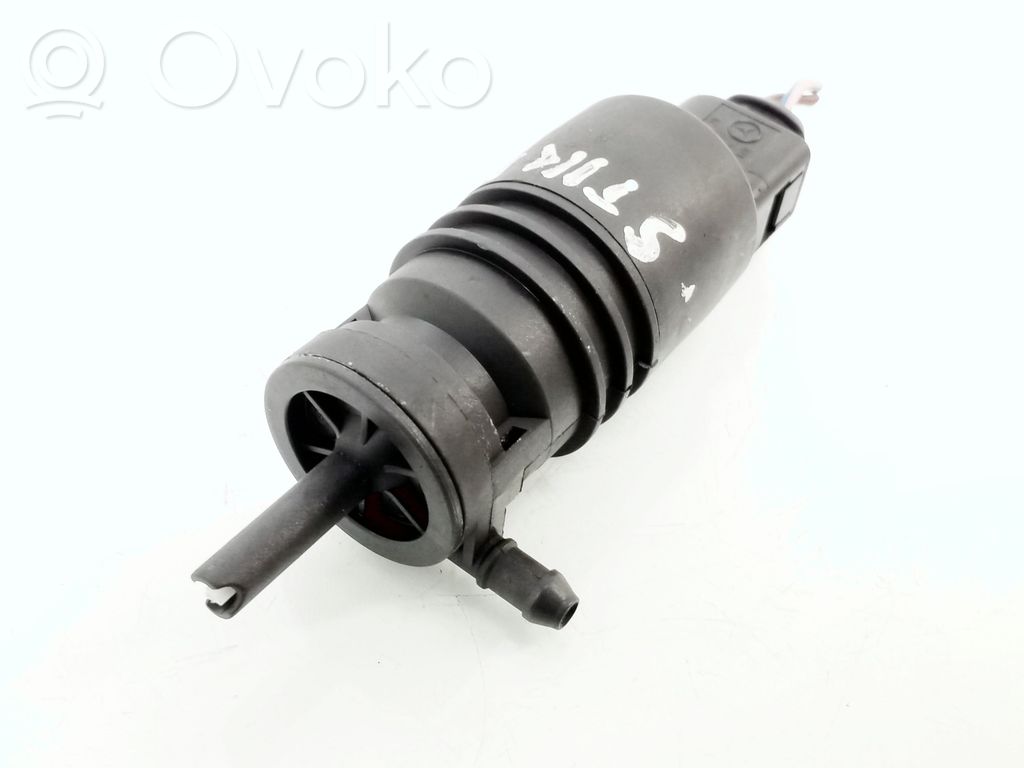 Mercedes-Benz E W211 Windscreen/windshield washer pump 