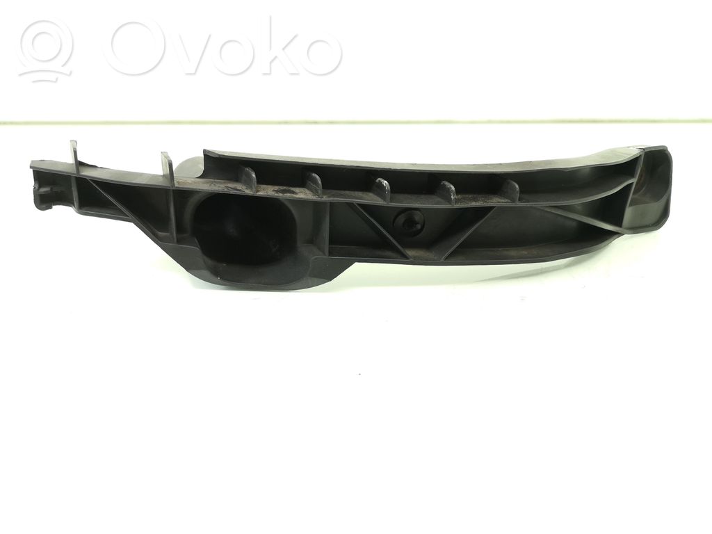 Volkswagen Jetta V Etupuskurin kannake 