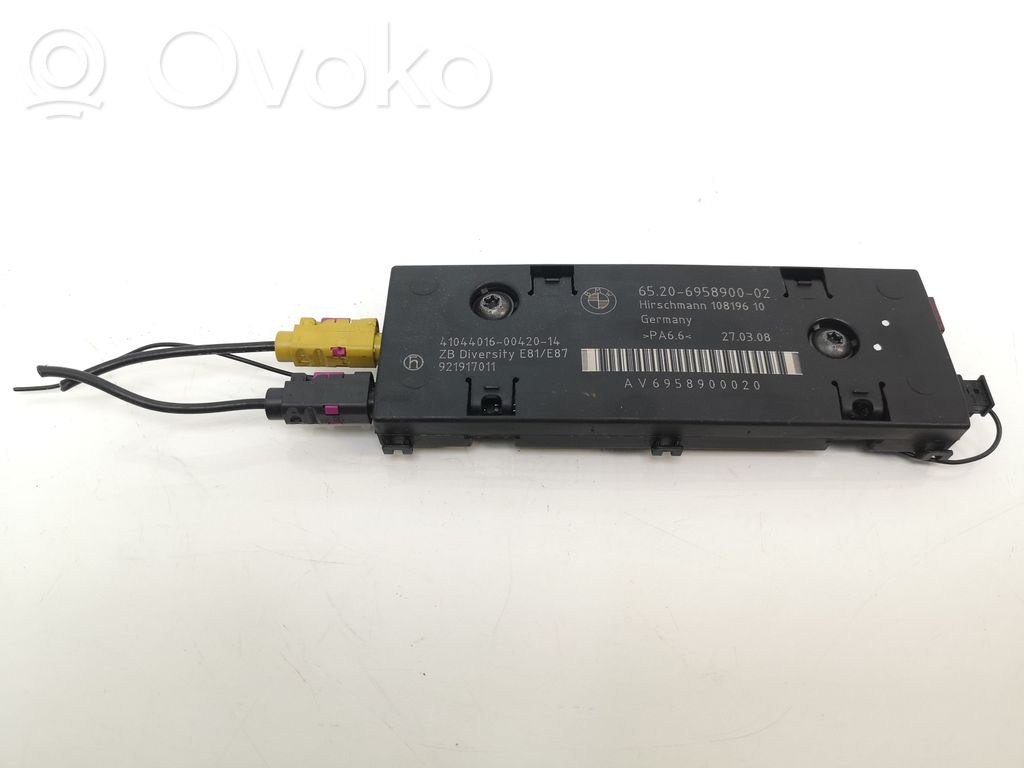 BMW 1 E81 E87 Antenos stiprintuvas 
