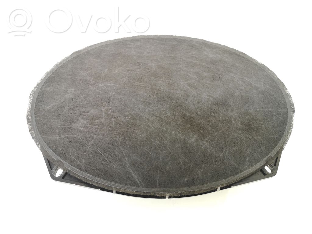 Etuoven kaiutin