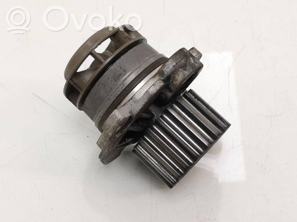 Volkswagen Golf V Water pump 