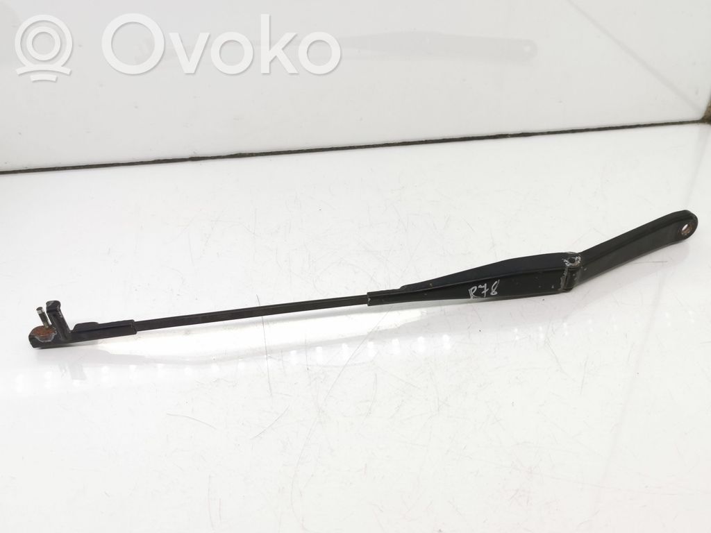 Ford Focus Front wiper blade arm 