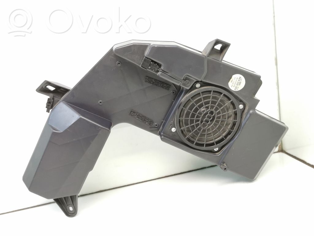 Audi A4 S4 B7 8E 8H Głośnik niskotonowy 