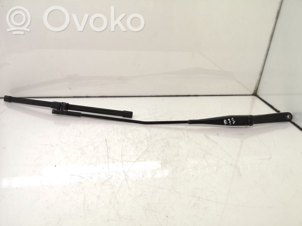 Ford Focus Front wiper blade arm 