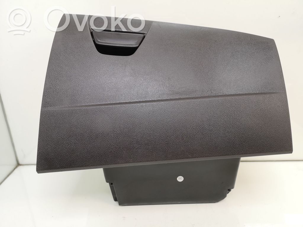 Ford Focus Glove box 