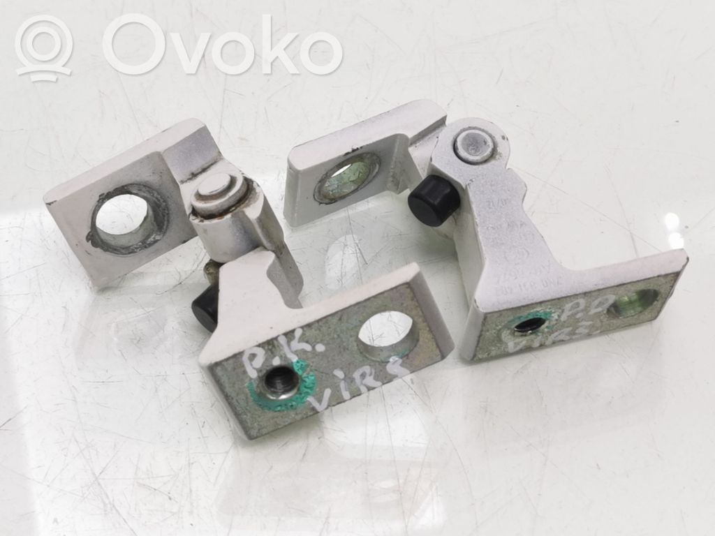 Front door upper hinge   7N0831402,A046574,7N0831401,A046577