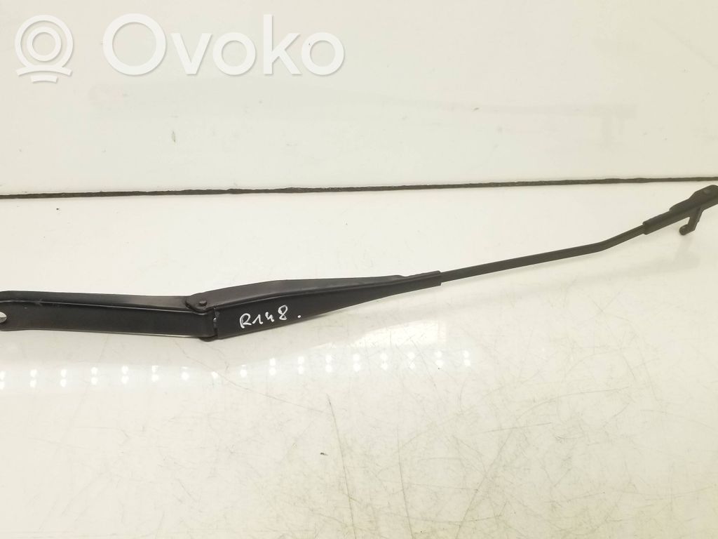 Ford Focus Front wiper blade arm 