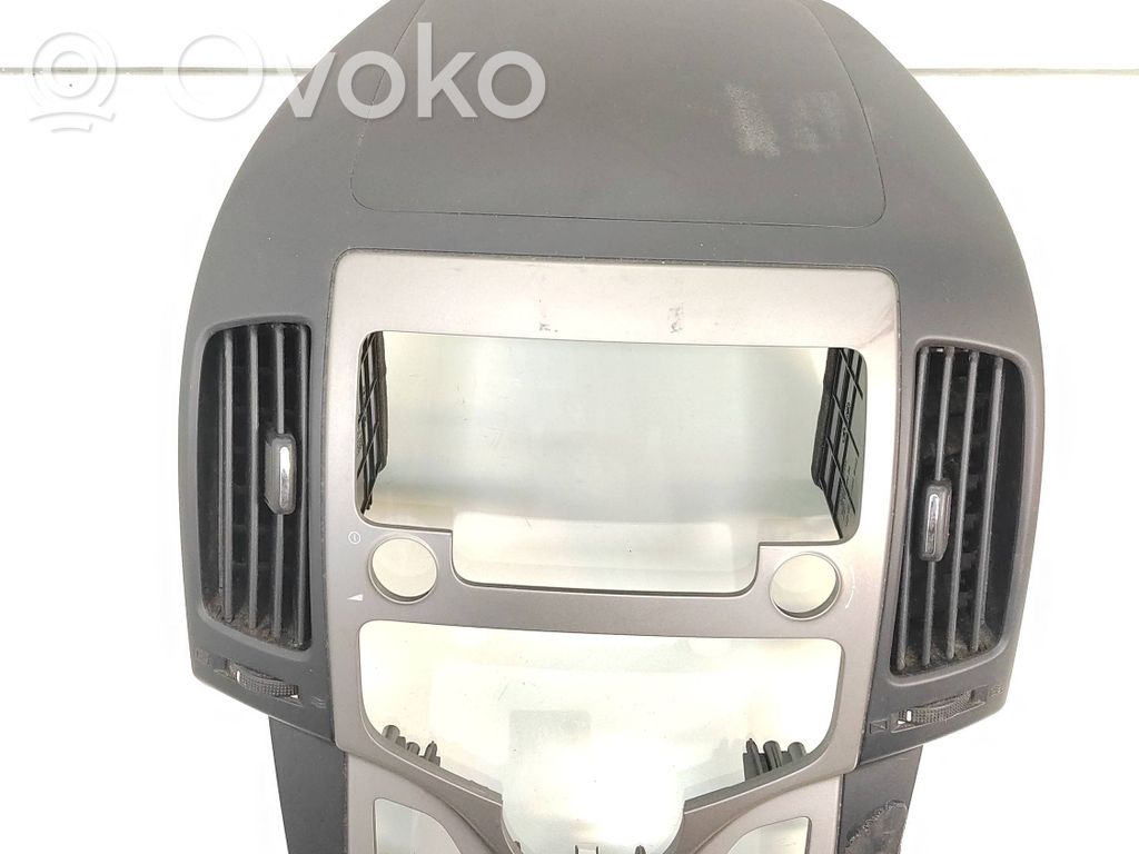 Hyundai i30 Kojelaudan keskiverhoilu 