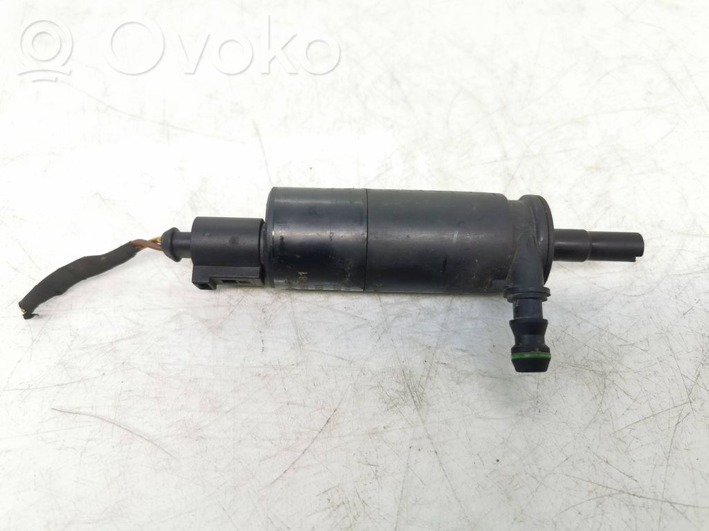 Volkswagen Touran I Headlight washer spray nozzle 