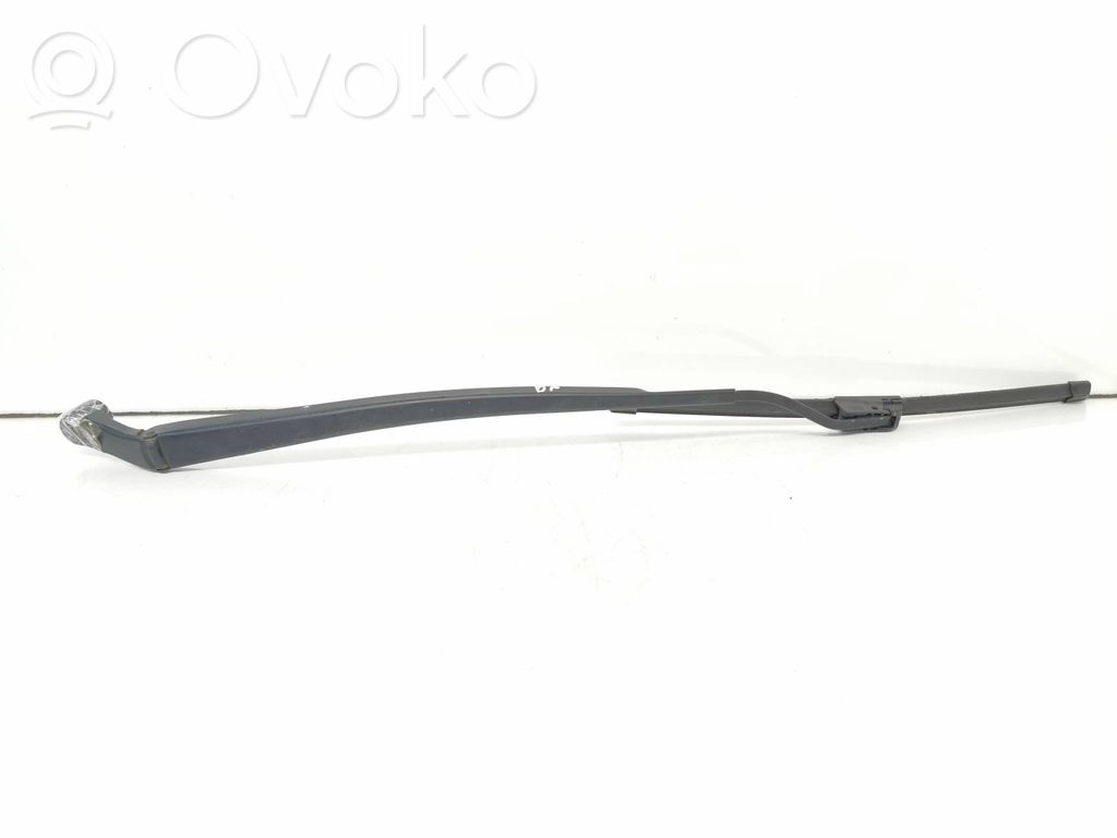 Toyota RAV 4 (XA30) Front wiper blade arm 