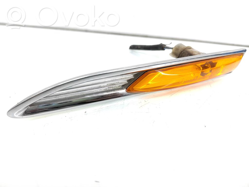 Ford Mondeo MK IV Front fender indicator light 