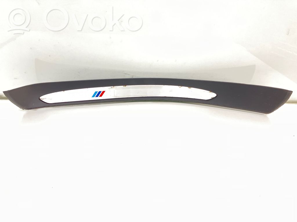 BMW 5 E60 E61 Galinio slenksčio apdaila (vidinė) 