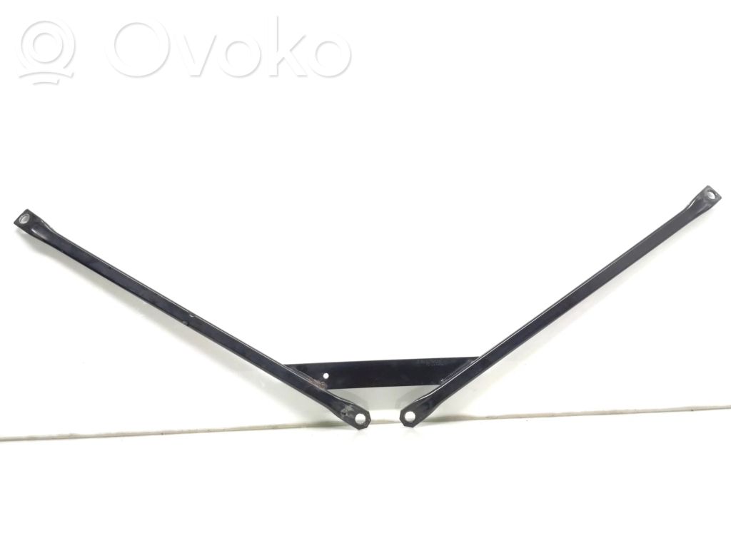 BMW 3 F30 F35 F31 Kita variklio skyriaus detalė 