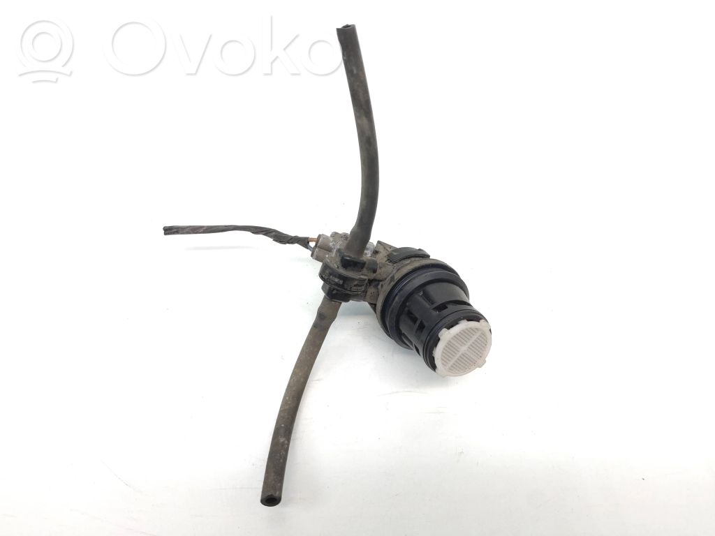 KIA Soul Windscreen/windshield washer pump 