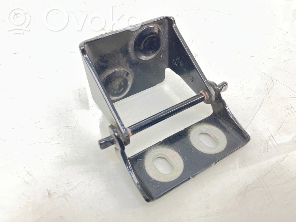 Ford Focus Tailgate/trunk/boot hinge 