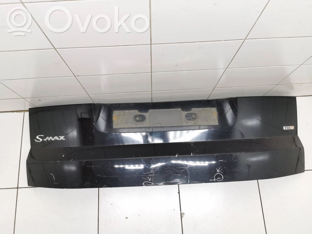 Ford S-MAX Tailgate trim 