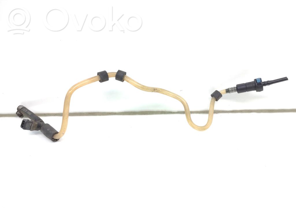 BMW 3 E90 E91 Fuel line pipe 