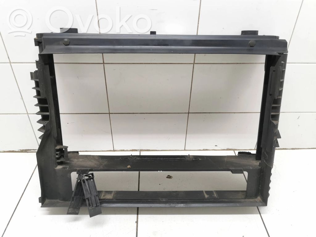BMW 5 E60 E61 Support de radiateur sur cadre face avant 