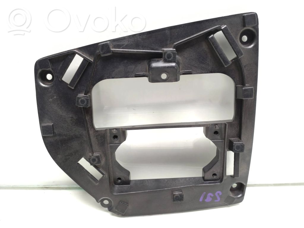 Panelės apdailos skydas (centrinis)   3409348