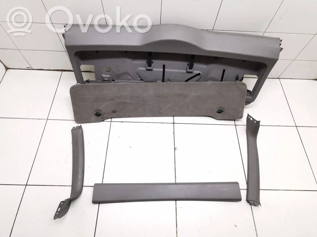 Tailgate trim   7061394,51497061394,528506,51477061422,51497061395,51497061396,51497061399,51497061422,7061395,7061396,7061399,7061422
